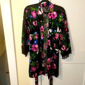 Victoria’s Secret silk floral bathrobe size xs